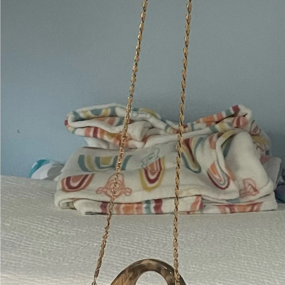Vintage 1980s Marbleized Hard Plastic Purse with Long Chain Strap - Picture 3 of 3